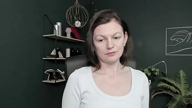 Snapshot of VivianWILD chatting on March 2026 07:12:01 AM VivianWILD online show from March 2026 07:12:01 AM