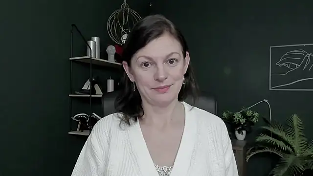 Snapshot of VivianWILD chatting on March 2026 06:50:02 AM VivianWILD online show from March 2026 06:50:02 AM