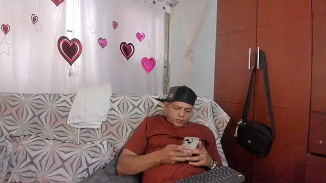 loreth J online show from September 2025 05:24:01 PM