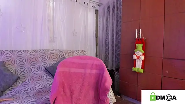 loreth J online show from December 2025 09:11:02 PM