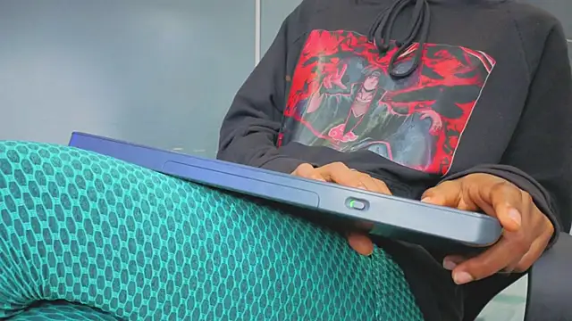 Snapshot of Hilary-banks chatting on September 2025 06:19:02 AM Hilary-banks online show from September 2025 06:19:02 AM