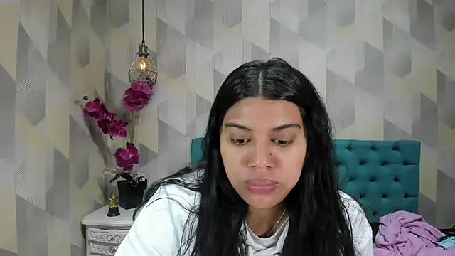 Snapshot of LindaBreeS chatting on September 2025 02:32:01 PM LindaBreeS online show from September 2025 02:32:01 PM