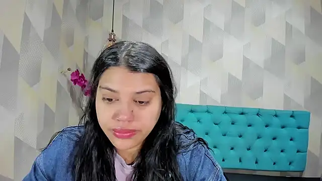 Snapshot of LindaBreeS chatting on October 2025 01:09:01 PM LindaBreeS online show from October 2025 01:09:01 PM