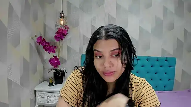 Snapshot of LindaBreeS chatting on October 2025 01:20:02 PM LindaBreeS online show from October 2025 01:20:02 PM