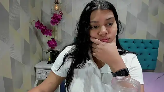 Snapshot of LindaBreeS chatting on October 2025 02:39:02 PM LindaBreeS online show from October 2025 02:39:02 PM