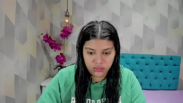 Snapshot of LindaBreeS chatting on October 2025 12:39:02 PM LindaBreeS online show from October 2025 12:39:02 PM