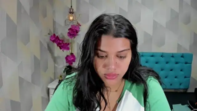 Snapshot of LindaBreeS chatting on October 2025 03:08:01 PM LindaBreeS online show from October 2025 03:08:01 PM