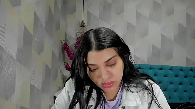 Snapshot of LindaBreeS chatting on November 2025 12:36:02 PM LindaBreeS online show from November 2025 12:36:02 PM