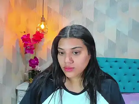 Snapshot of LindaBreeS chatting on November 2025 10:07:02 PM LindaBreeS online show from November 2025 10:07:02 PM