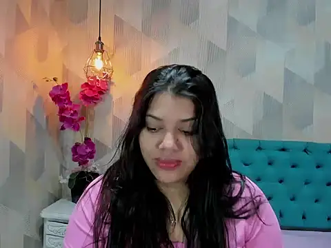 Snapshot of LindaBreeS chatting on November 2025 12:27:01 PM LindaBreeS online show from November 2025 12:27:01 PM