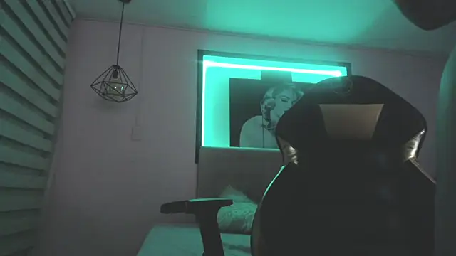 Andrea Ramos online show from March 2025 03:20:01 AM