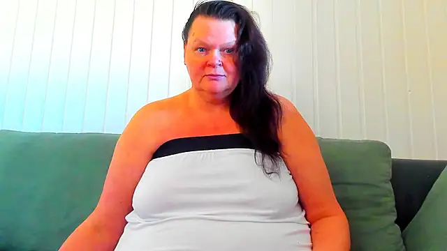 Snapshot of MilanaBiegert chatting on March 2026 02:44:01 PM MilanaBiegert online show from March 2026 02:44:01 PM