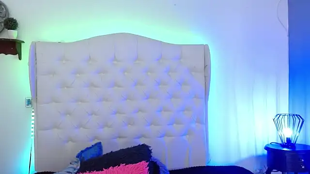Snapshot of elena_detroya chatting on December 2024 03:23:01 PM elena detroya online show from December 2024 03:23:01 PM