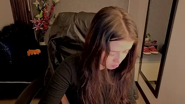 Snapshot of almma_shy chatting on October 2025 03:24:01 PM almma shy online show from October 2025 03:24:01 PM