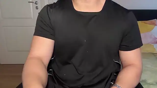 jungcock3210 online show from November 2025 02:27:02 PM