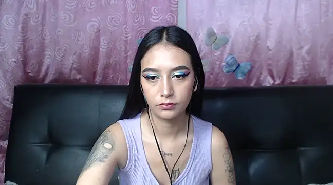 Snapshot of Annerainhoot chatting on December 2024 01:29:01 AM Annerainhoot online show from December 2024 01:29:01 AM