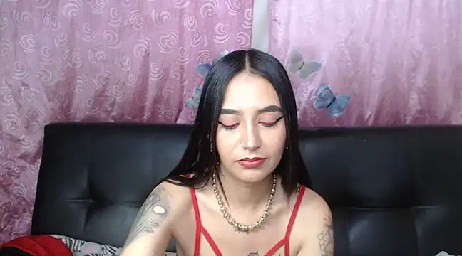 Snapshot of Annerainhoot chatting on December 2024 01:47:02 AM Annerainhoot online show from December 2024 01:47:02 AM