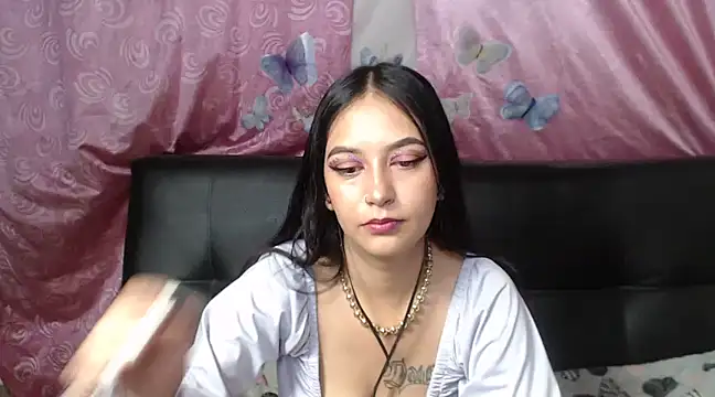 Snapshot of Annerainhoot chatting on January 2025 11:30:01 PM Annerainhoot online show from January 2025 11:30:01 PM