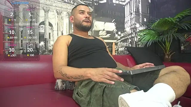 Snapshot of THIAGOXBIG chatting on October 2025 08:41:02 PM THIAGOXBIG online show from October 2025 08:41:02 PM