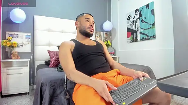 THIAGOXBIG online show from December 2025 09:21:01 PM