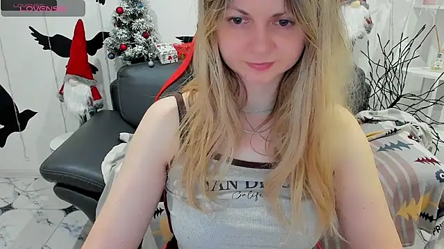 Snapshot of SmilingEmily_ chatting on January 2025 07:42:01 AM SmilingEmily online show from January 2025 07:42:01 AM