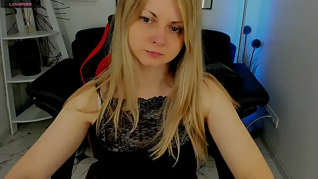 Snapshot of SmilingEmily_ chatting on March 2025 07:25:02 AM SmilingEmily online show from March 2025 07:25:02 AM