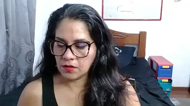Snapshot of Mistresskloe01 chatting on February 2025 12:50:02 PM Mistresskloe01 online show from February 2025 12:50:02 PM
