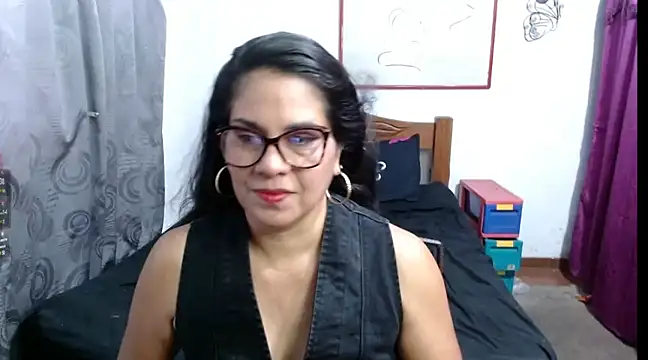 Snapshot of Mistresskloe01 chatting on February 2025 12:37:02 PM Mistresskloe01 online show from February 2025 12:37:02 PM