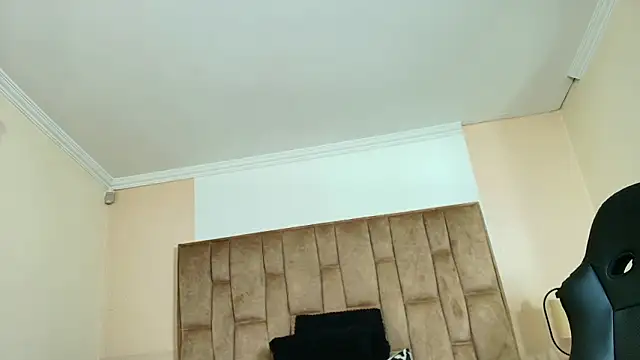 Naughty Kittenm online show from March 2026 11:36:01 AM