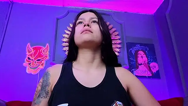 Julieta Russell online show from December 2024 11:40:01 AM