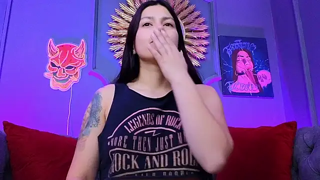 Julieta Russell online show from December 2024 11:55:01 AM