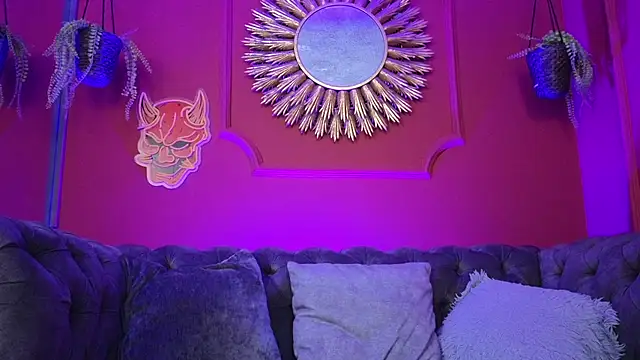 Julieta Russell online show from November 2025 11:57:02 AM