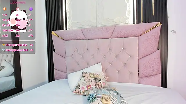 laurem-paulette online show from January 2025 07:08:01 PM