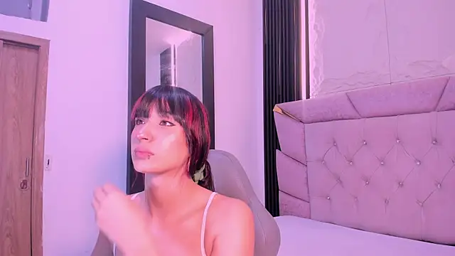 laurem-paulette online show from September 2025 07:19:02 PM