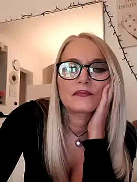 Snapshot of kikkastar chatting on December 2024 08:16:01 PM kikkastar online show from December 2024 08:16:01 PM