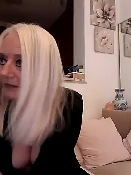 Snapshot of kikkastar chatting on January 2025 08:13:02 PM kikkastar online show from January 2025 08:13:02 PM