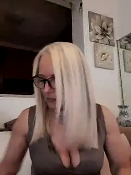 Snapshot of kikkastar chatting on February 2025 08:13:01 PM kikkastar online show from February 2025 08:13:01 PM