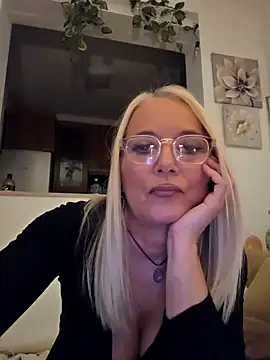 Snapshot of kikkastar chatting on February 2025 09:03:02 PM kikkastar online show from February 2025 09:03:02 PM