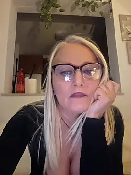 Snapshot of kikkastar chatting on March 2025 08:40:01 PM kikkastar online show from March 2025 08:40:01 PM