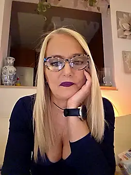 kikkastar online show from January 2026 09:05:02 PM