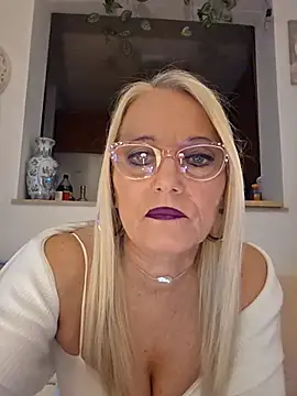 kikkastar online show from February 2026 08:56:02 PM