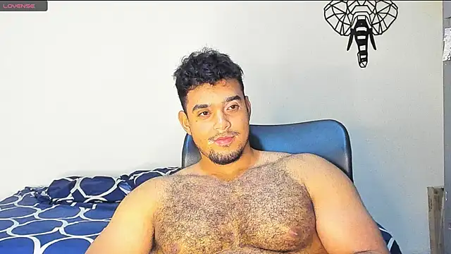 Snapshot of Big_furry_bear13 chatting on December 2024 05:18:02 AM Big furry bear13 online show from December 2024 05:18:02 AM