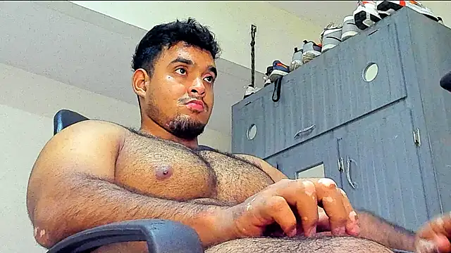 Snapshot of Big_furry_bear13 chatting on January 2025 05:05:02 AM Big furry bear13 online show from January 2025 05:05:02 AM