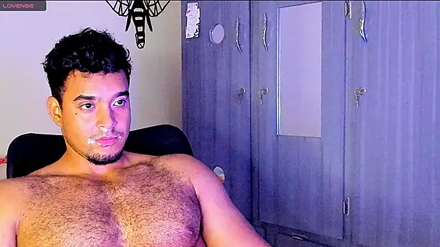 Snapshot of Big_furry_bear13 chatting on January 2025 05:13:01 AM Big furry bear13 online show from January 2025 05:13:01 AM