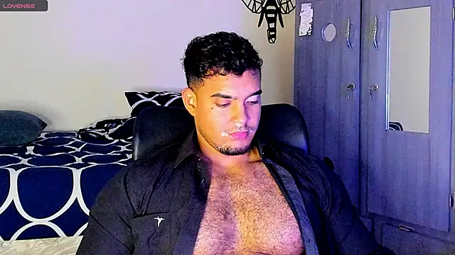 Snapshot of Big_furry_bear13 chatting on February 2025 07:13:02 AM Big furry bear13 online show from February 2025 07:13:02 AM