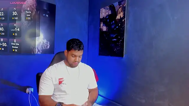 Big furry bear13 online show from September 2025 05:55:02 AM