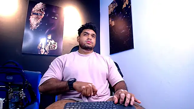 Big furry bear13 online show from December 2025 05:02:01 AM