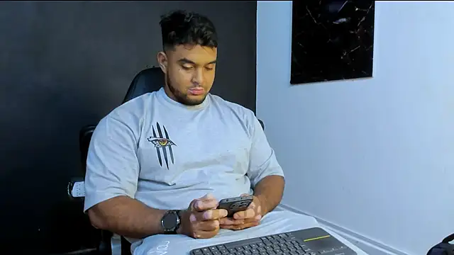 Big furry bear13 online show from May 2026 03:33:01 AM