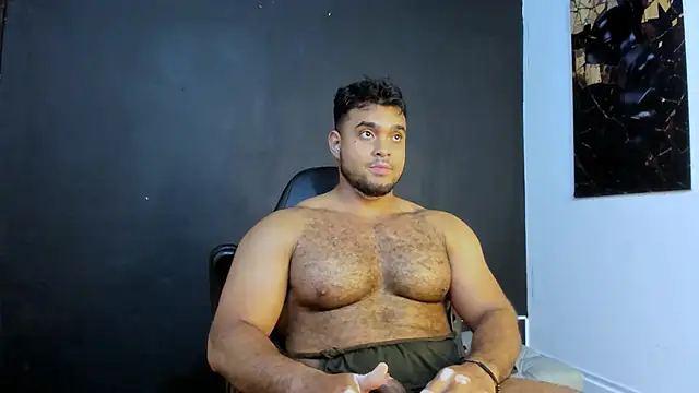 Big furry bear13 online show from May 2026 07:11:02 PM