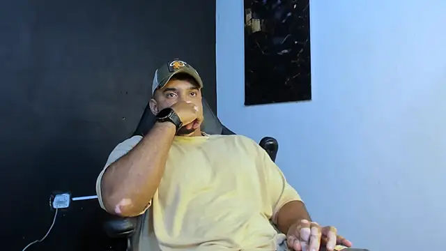 Big furry bear13 online show from May 2026 09:58:02 AM